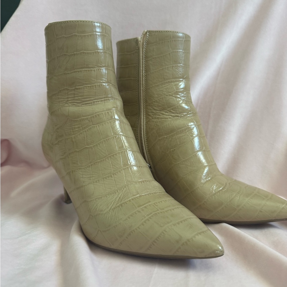 Aquatalia Beige Croc-Embossed Heeled Boots